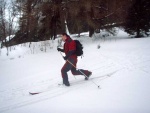 Pár fotek ze Základního kurzu SKIALPINISMU, Těžce na cvičišti - lehce na bojišti! Tentokrát nám Krakonoš přichystal náročné podmínky v podobě změklého a probředlého sněhu a krusty. Hluboce smekám před všemi účastníky a jejich lyžařskými schopno - fotografie 4