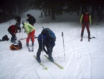 Pár fotek ze Základního kurzu SKIALPINISMU, Těžce na cvičišti - lehce na bojišti! Tentokrát nám Krakonoš přichystal náročné podmínky v podobě změklého a probředlého sněhu a krusty. Hluboce smekám před všemi účastníky a jejich lyžařskými schopno - fotografie 10