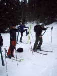 Pár fotek ze Základního kurzu SKIALPINISMU, Těžce na cvičišti - lehce na bojišti! Tentokrát nám Krakonoš přichystal náročné podmínky v podobě změklého a probředlého sněhu a krusty. Hluboce smekám před všemi účastníky a jejich lyžařskými schopno - fotografie 44