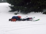Pár fotek ze Základního kurzu SKIALPINISMU, Těžce na cvičišti - lehce na bojišti! Tentokrát nám Krakonoš přichystal náročné podmínky v podobě změklého a probředlého sněhu a krusty. Hluboce smekám před všemi účastníky a jejich lyžařskými schopno - fotografie 58