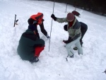 Pár fotek ze ZÁKLADNÍHO KURZU SKIALPINISMU, Sobotní prašanový náhul si všichni užili dosytosti. Nekutečná radost z yžování na nedotčených svazích, prostě úlet! Nedělní lavinový blok byl díky sněhovému masakru opravdu prvotřídní! Škoda jen toho - fotografie 98