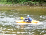 Kajaková Škola CK Klíč, Jizera měla parádní vodu, jen kdyby to sluníčko aspoň na chvíli vykouklo. Omluvte tedy fotky, světla bylo opravdu málo.. - fotografie 59