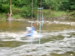 Kajaková Škola CK Klíč, Jizera měla parádní vodu, jen kdyby to sluníčko aspoň na chvíli vykouklo. Omluvte tedy fotky, světla bylo opravdu málo.. - fotografie 139