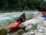 Kajaková škola SOČA, Bezvadné počasí, optimální voda, vynikající parta, takže nebýt toho vleku... nemělo to nejmenší vadu. Kluci díky za fotky! - fotografie 24