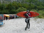 Kajaková škola SOČA, Bezvadné počasí, optimální voda, vynikající parta, takže nebýt toho vleku... nemělo to nejmenší vadu. Kluci díky za fotky! - fotografie 76