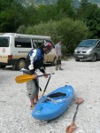 Kajaková škola SOČA, Bezvadné počasí, optimální voda, vynikající parta, takže nebýt toho vleku... nemělo to nejmenší vadu. Kluci díky za fotky! - fotografie 77