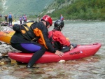 Kajaková škola SOČA, Bezvadné počasí, optimální voda, vynikající parta, takže nebýt toho vleku... nemělo to nejmenší vadu. Kluci díky za fotky! - fotografie 79