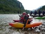 Kajaková škola SOČA, Bezvadné počasí, optimální voda, vynikající parta, takže nebýt toho vleku... nemělo to nejmenší vadu. Kluci díky za fotky! - fotografie 81