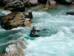 Kajaková škola SOČA, Bezvadné počasí, optimální voda, vynikající parta, takže nebýt toho vleku... nemělo to nejmenší vadu. Kluci díky za fotky! - fotografie 99