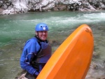 Kajak Kemp SALZA 2009, V meší partě to byla naprostá pohoda. Zvláštním prvkem totalní skepse do všeho zasahoval Vrah... Přesto pokroky účastníků byly výrazné. Povedená Kajaková škola ... - fotografie 51