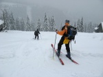 Pár fotek ze Základního kurzu SKIALPINISMU, Konečně jsou opět skvělé podmínky pro tento nádherný sport: spousty prašanu, drobné sněžení, týmová pohoda, výborné podmínky pro lavinový blok, no prostě luxus! A to osobní zlepšení u všech při jízdě - fotografie 41