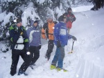 Pár fotek ze Základního kurzu SKIALPINISMU, Konečně jsou opět skvělé podmínky pro tento nádherný sport: spousty prašanu, drobné sněžení, týmová pohoda, výborné podmínky pro lavinový blok, no prostě luxus! A to osobní zlepšení u všech při jízdě - fotografie 74