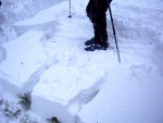 Pár fotek ze Základního kurzu SKIALPINISMU, Konečně jsou opět skvělé podmínky pro tento nádherný sport: spousty prašanu, drobné sněžení, týmová pohoda, výborné podmínky pro lavinový blok, no prostě luxus! A to osobní zlepšení u všech při jízdě - fotografie 76