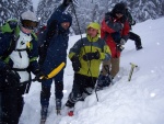 Pár fotek ze Základního kurzu SKIALPINISMU, Konečně jsou opět skvělé podmínky pro tento nádherný sport: spousty prašanu, drobné sněžení, týmová pohoda, výborné podmínky pro lavinový blok, no prostě luxus! A to osobní zlepšení u všech při jízdě - fotografie 82