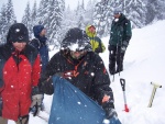 Pár fotek ze Základního kurzu SKIALPINISMU, Konečně jsou opět skvělé podmínky pro tento nádherný sport: spousty prašanu, drobné sněžení, týmová pohoda, výborné podmínky pro lavinový blok, no prostě luxus! A to osobní zlepšení u všech při jízdě - fotografie 86
