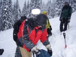 Pár fotek ze Základního kurzu SKIALPINISMU, Konečně jsou opět skvělé podmínky pro tento nádherný sport: spousty prašanu, drobné sněžení, týmová pohoda, výborné podmínky pro lavinový blok, no prostě luxus! A to osobní zlepšení u všech při jízdě - fotografie 90