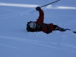 PÁR FOTEK ZE ZÁKLADNÍHO KURZU SKIALPINISMU, Tak takhle má vypadat pravá zima. Parádní podmínky v parádní partě. Takže tu máme zase 9 nových skialpinistů.. - fotografie 51