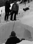 PÁR FOTEK ZE ZÁKLADNÍHO KURZU SKIALPINISMU, Tak takhle má vypadat pravá zima. Parádní podmínky v parádní partě. Takže tu máme zase 9 nových skialpinistů.. - fotografie 63