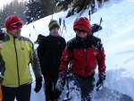 PÁR FOTEK ZE ZÁKLADNÍHO KURZU SKIALPINISMU, Tak takhle má vypadat pravá zima. Parádní podmínky v parádní partě. Takže tu máme zase 9 nových skialpinistů.. - fotografie 71