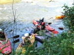 Fotky z Kajakové školy z Jizery, Parno, teplá voda a totální pohoda... všichni šikovní, takže fakt pohoda. Díky za fotky Davidovi Strnadovi - fotografie 35