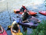 Fotky z Kajakové školy z Jizery, Parno, teplá voda a totální pohoda... všichni šikovní, takže fakt pohoda. Díky za fotky Davidovi Strnadovi - fotografie 37