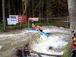 VAVŘINEC 2010, Letošní Vavřinec se fakt vyvedl. Parádní voda díky plnému rybníku, skvěle připravená trať se stala prověrkou pro všechny vodáky. Pověstné místo