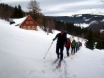 SKIALPINISTICKÝ VÍKEND V KRKONOŠÍCH, Počasí prověřilo všechny účastníky a jejich odolnost, a to nejen materiály použité na oblečení, ale i fyzičku, psychickou kondici a vytrvalost. Parádní a náročná akce, která proběhla za extrémních pod - fotografie 88