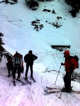 SKIALPINISTICKÝ VÍKEND V KORKONOŠÍCH, Výborná parta, náročný program a nakonec i výborné počasí. A sníh prověřil všechny lyžaře :-) - fotografie 8