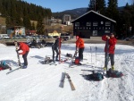 Základní kurz skialpinismu, Záverečný kurz této zimní sezony proběhl. Sněhu je již méně a tak i program tomu byl přizpůsoben. Na náladě to však určitě nebylo vidět a všichni jsme si tento jarní kurz parádně užili. Slunečná neděl - fotografie 1