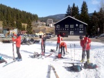 Základní kurz skialpinismu, Záverečný kurz této zimní sezony proběhl. Sněhu je již méně a tak i program tomu byl přizpůsoben. Na náladě to však určitě nebylo vidět a všichni jsme si tento jarní kurz parádně užili. Slunečná neděl - fotografie 2