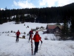 Základní kurz skialpinismu, Záverečný kurz této zimní sezony proběhl. Sněhu je již méně a tak i program tomu byl přizpůsoben. Na náladě to však určitě nebylo vidět a všichni jsme si tento jarní kurz parádně užili. Slunečná neděl - fotografie 21