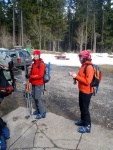 Základní kurz skialpinismu, Záverečný kurz této zimní sezony proběhl. Sněhu je již méně a tak i program tomu byl přizpůsoben. Na náladě to však určitě nebylo vidět a všichni jsme si tento jarní kurz parádně užili. Slunečná neděl - fotografie 26