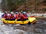 RAFTING NA JIZEŘE 2.4.2011, Parádní voda: 21 m3, všichni co jeli, to vážně to vychytali. Vlny, hukot, zábava... no prostě nádhera. Jedna posádka yukonu to nakonec po 4 koupelích vzdala a předsedla do raftu, ale jinak paráda. Poč - fotografie 46