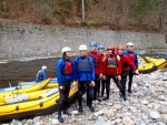 RAFTING NA JIZEŘE 2.4.2011, Parádní voda: 21 m3, všichni co jeli, to vážně to vychytali. Vlny, hukot, zábava... no prostě nádhera. Jedna posádka yukonu to nakonec po 4 koupelích vzdala a předsedla do raftu, ale jinak paráda. Poč - fotografie 55