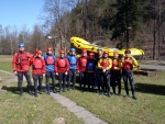RAFTING NA JIZEŘE 10.4.2011, Sluncem zalité údolí řeky Jizery vynahradilo menší stav vody. Skvělá nálada a spousta zábavy na raftech, velmi příjemné přivítaní jara. - fotografie 17
