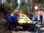 RAFTING NA JIZEŘE 10.4.2011, Sluncem zalité údolí řeky Jizery vynahradilo menší stav vody. Skvělá nálada a spousta zábavy na raftech, velmi příjemné přivítaní jara. - fotografie 27