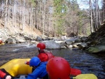 RAFTING NA JIZEŘE 10.4.2011, Sluncem zalité údolí řeky Jizery vynahradilo menší stav vody. Skvělá nálada a spousta zábavy na raftech, velmi příjemné přivítaní jara. - fotografie 36