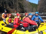 RAFTING NA JIZEŘE 10.4.2011, Sluncem zalité údolí řeky Jizery vynahradilo menší stav vody. Skvělá nálada a spousta zábavy na raftech, velmi příjemné přivítaní jara. - fotografie 37