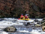 RAFTING NA JIZEŘE 10.4.2011, Sluncem zalité údolí řeky Jizery vynahradilo menší stav vody. Skvělá nálada a spousta zábavy na raftech, velmi příjemné přivítaní jara. - fotografie 54