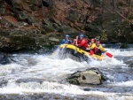 RAFTING NA JIZEŘE 10.4.2011, Sluncem zalité údolí řeky Jizery vynahradilo menší stav vody. Skvělá nálada a spousta zábavy na raftech, velmi příjemné přivítaní jara. - fotografie 55