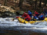 RAFTING NA JIZEŘE 10.4.2011, Sluncem zalité údolí řeky Jizery vynahradilo menší stav vody. Skvělá nálada a spousta zábavy na raftech, velmi příjemné přivítaní jara. - fotografie 57