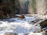 RAFTING NA JIZEŘE 10.4.2011, Sluncem zalité údolí řeky Jizery vynahradilo menší stav vody. Skvělá nálada a spousta zábavy na raftech, velmi příjemné přivítaní jara. - fotografie 59