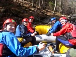 RAFTING NA JIZEŘE 10.4.2011, Sluncem zalité údolí řeky Jizery vynahradilo menší stav vody. Skvělá nálada a spousta zábavy na raftech, velmi příjemné přivítaní jara. - fotografie 68