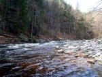 RAFTING NA JIZEŘE 10.4.2011, Sluncem zalité údolí řeky Jizery vynahradilo menší stav vody. Skvělá nálada a spousta zábavy na raftech, velmi příjemné přivítaní jara. - fotografie 69