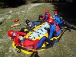 RAFTING NA JIZEŘE 10.4.2011, Sluncem zalité údolí řeky Jizery vynahradilo menší stav vody. Skvělá nálada a spousta zábavy na raftech, velmi příjemné přivítaní jara. - fotografie 71
