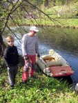 ODEMYKÁNÍ a SJEZD ÚPY, Rafty, kánoe, yukony kajaky.... prostě co plave, to všechno se zúčastnilo tradiční akce Odemykání Úpy. Pro někoho to byl první rafting pro jiné báječná zábava na kánoích. Slunce parádní a i voda byla - fotografie 2