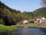 ODEMYK�N� a SJEZD �PY, Rafty, k�noe, yukony kajaky.... prost� co plave, to v�echno se z��astnilo tradi�n� akce Odemyk�n� �py. Pro n�koho to byl prvn� rafting pro jin� b�je�n� z�bava na k�no�ch. Slunce par�dn� a i voda byla  - fotografie 21
