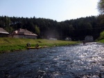 ODEMYK�N� a SJEZD �PY, Rafty, k�noe, yukony kajaky.... prost� co plave, to v�echno se z��astnilo tradi�n� akce Odemyk�n� �py. Pro n�koho to byl prvn� rafting pro jin� b�je�n� z�bava na k�no�ch. Slunce par�dn� a i voda byla  - fotografie 22