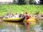 ODEMYK�N� a SJEZD �PY, Rafty, k�noe, yukony kajaky.... prost� co plave, to v�echno se z��astnilo tradi�n� akce Odemyk�n� �py. Pro n�koho to byl prvn� rafting pro jin� b�je�n� z�bava na k�no�ch. Slunce par�dn� a i voda byla  - fotografie 70