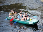 ODEMYK�N� a SJEZD �PY, Rafty, k�noe, yukony kajaky.... prost� co plave, to v�echno se z��astnilo tradi�n� akce Odemyk�n� �py. Pro n�koho to byl prvn� rafting pro jin� b�je�n� z�bava na k�no�ch. Slunce par�dn� a i voda byla  - fotografie 135